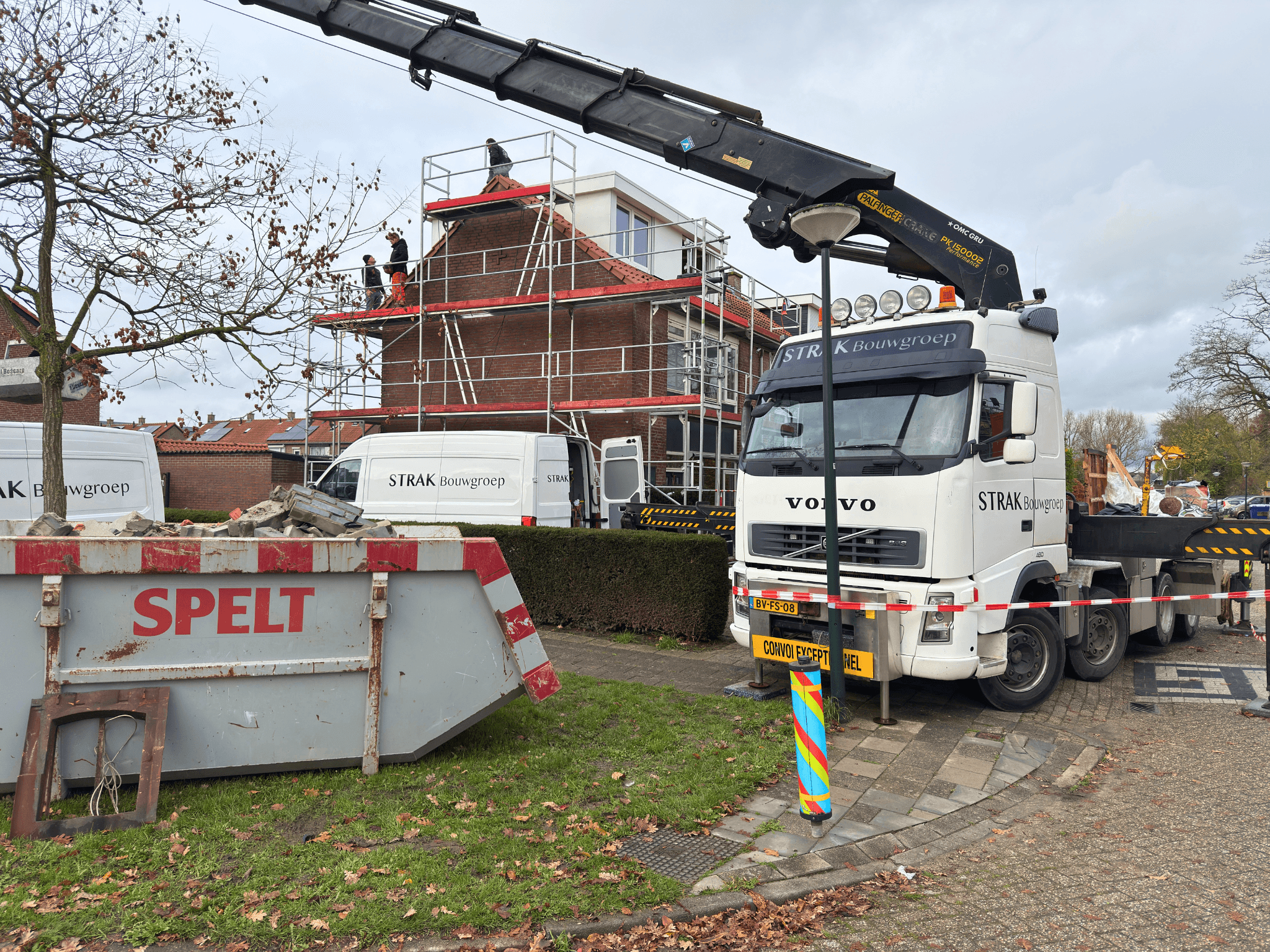 Afgeronde prefab dakkapel met vernieuwd pannendak in Wijk en Aalburg
