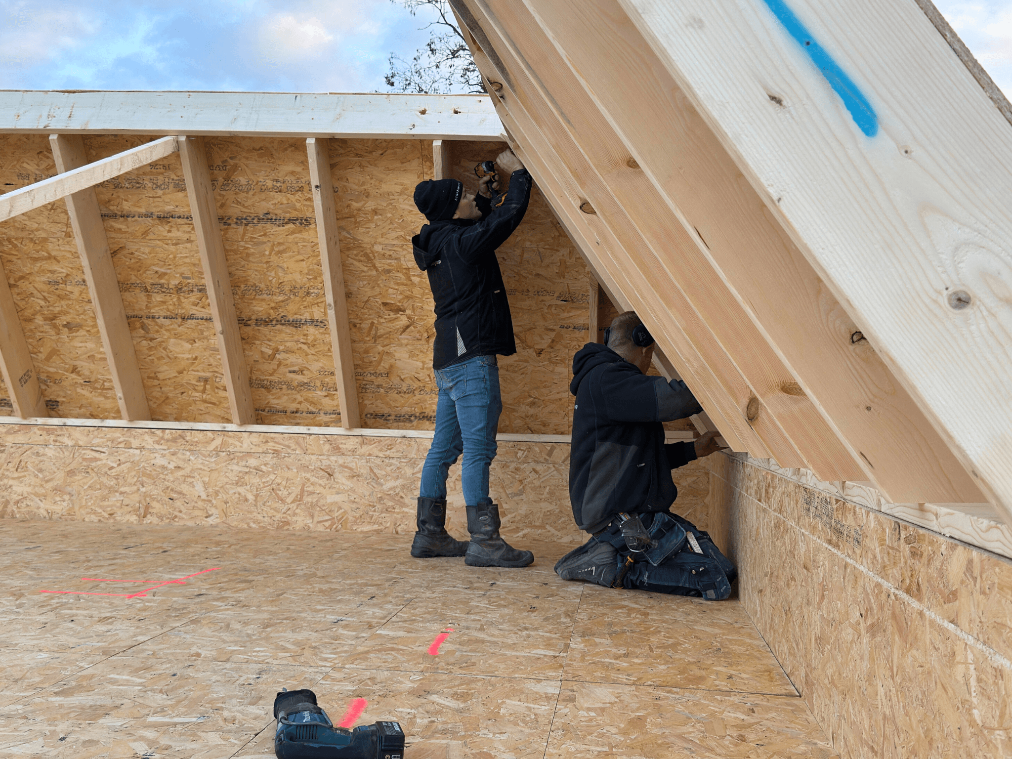 Prefab schuuropbouw in Veen