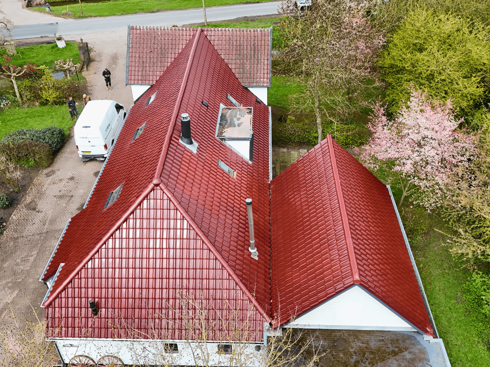 Nieuwe dakpannen zorgen voor een strak en egaal dakbeeld in Rossum
