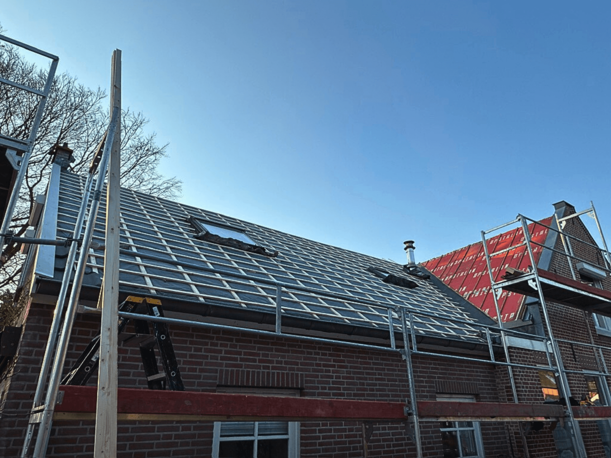 Alkreflex isolatiefolie en panlatten tijdens dakrenovatie in Drunen