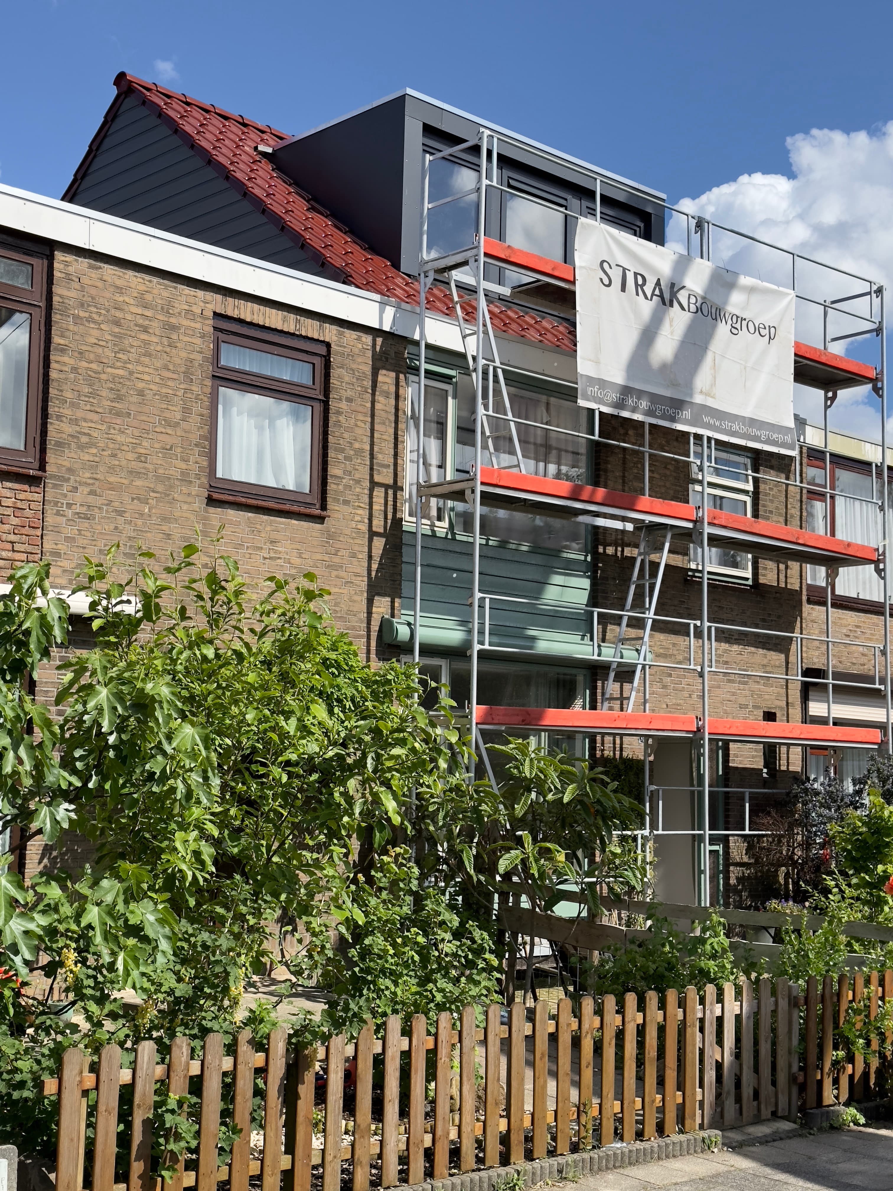 Prefab dakopbouw met dakkapel in Oss