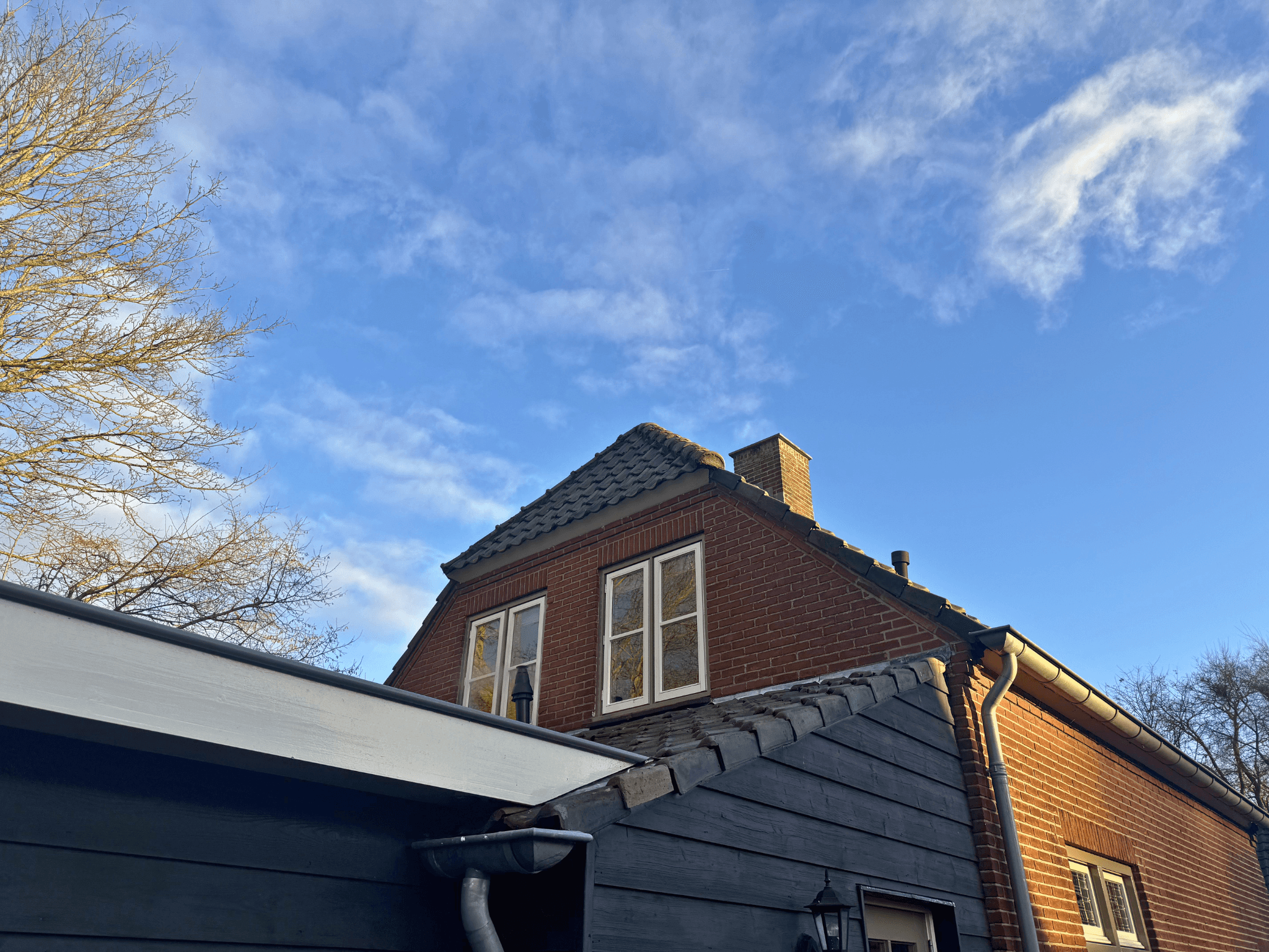 Woning in Nederhemert vóór de dakrenovatie
